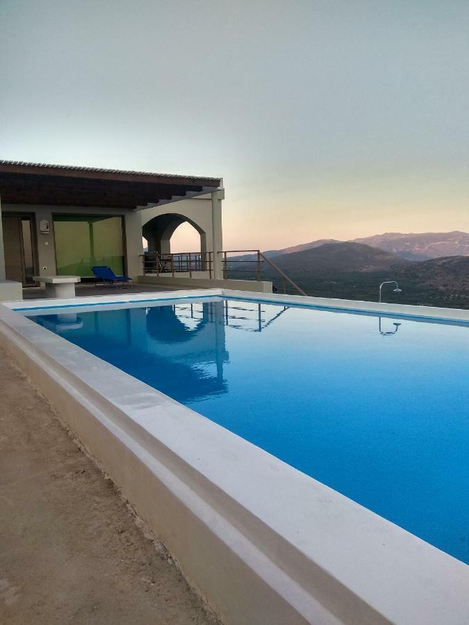 Villa Gusta Tholos  Exteriör bild
