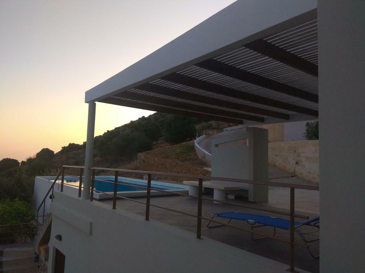 Villa Gusta Tholos  Exteriör bild